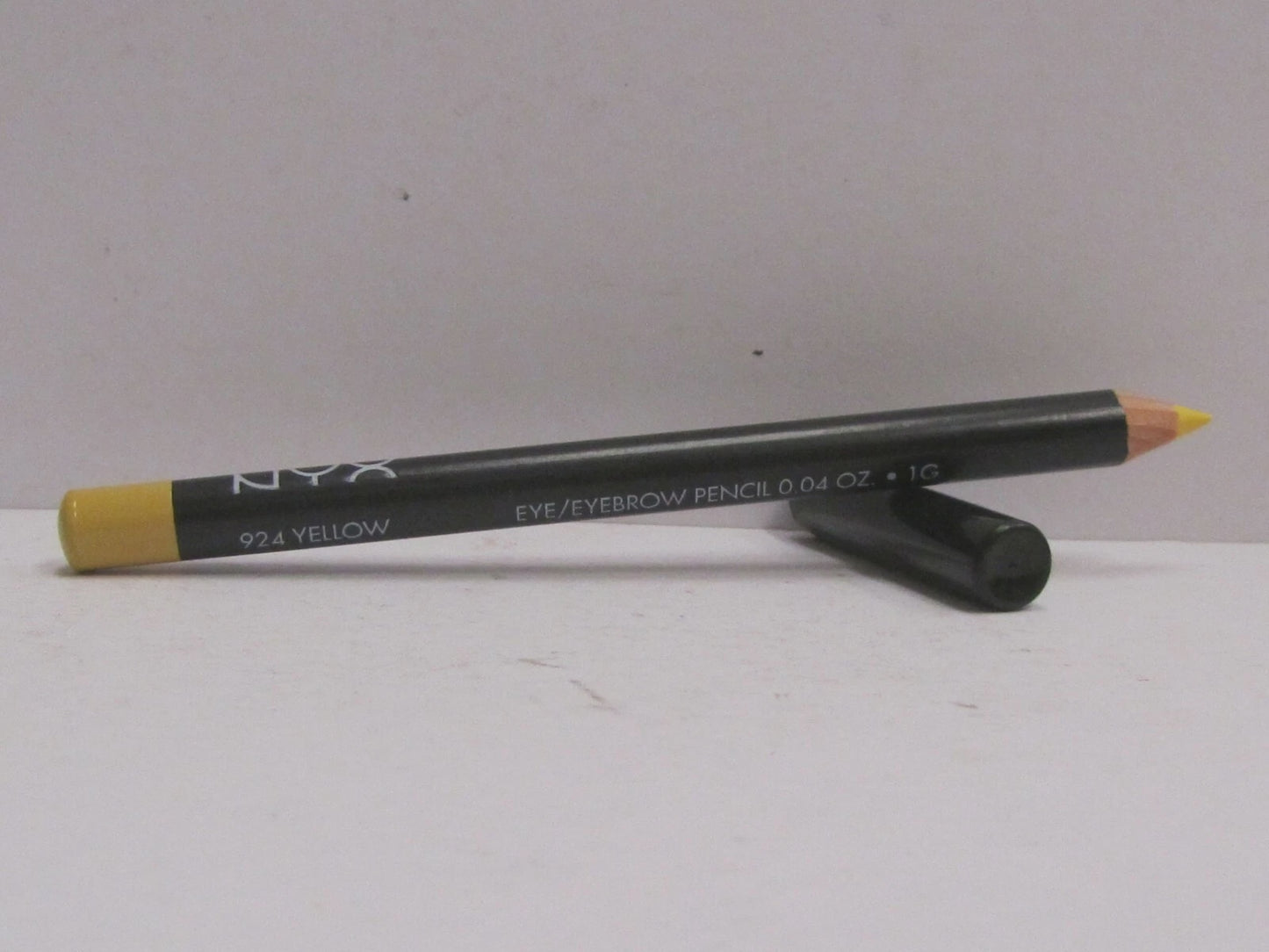 NYX Slim Eye Pencil Eyeliner Pencil SPE924 Yellow