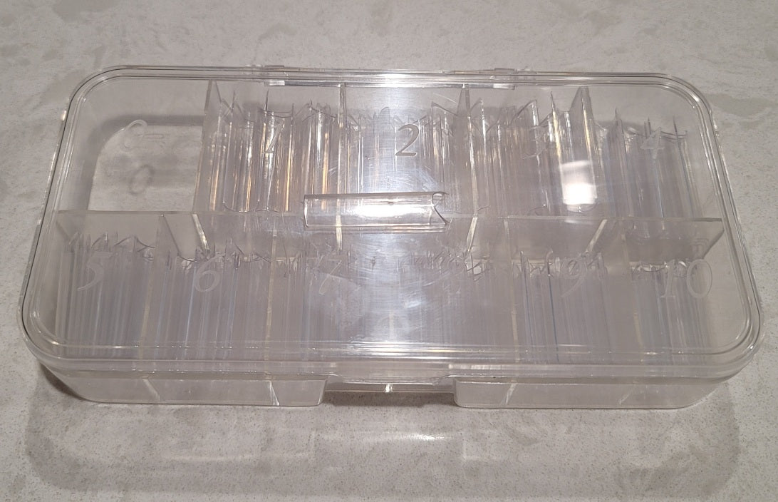 Straight Tip Box 250 pcs Clear Half Well