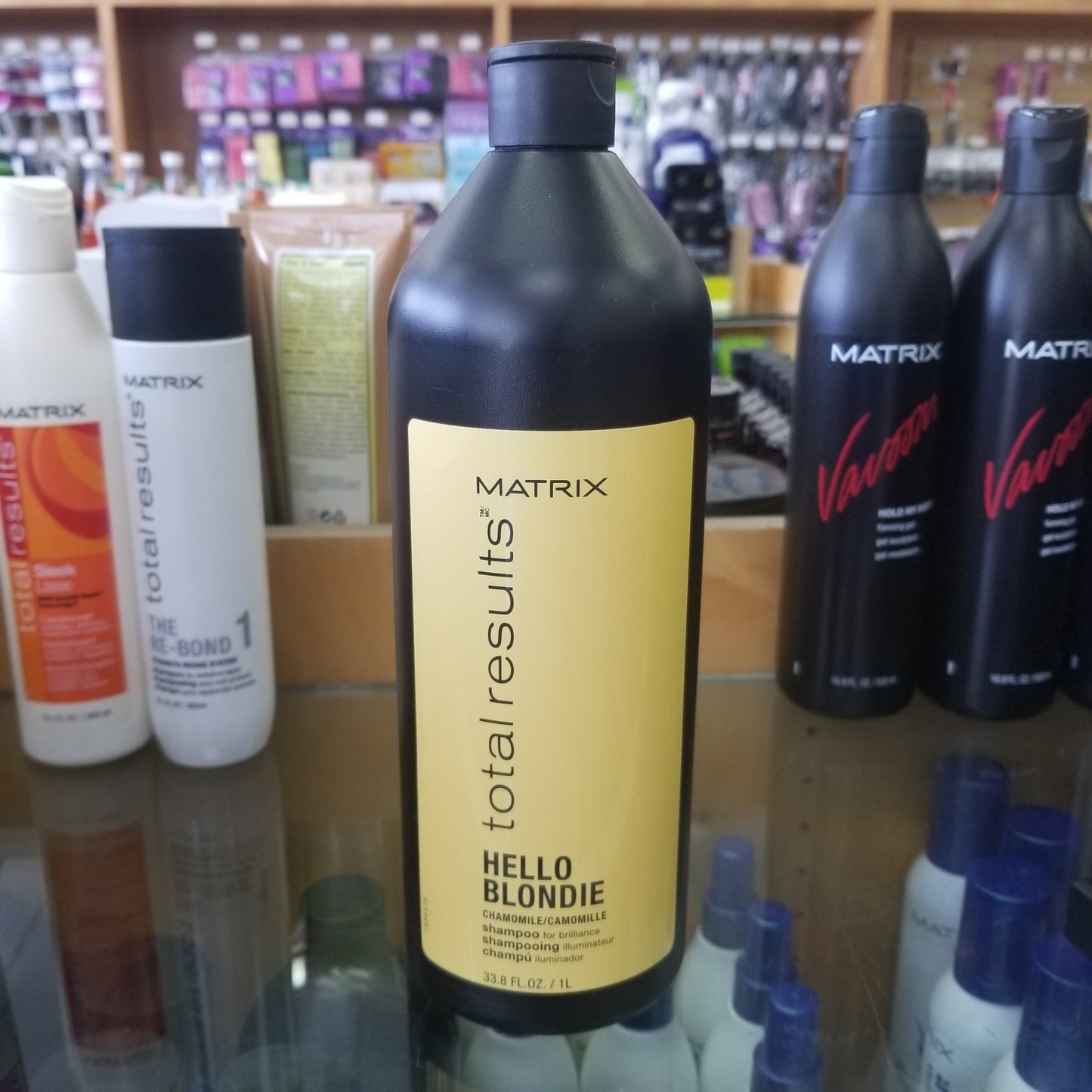 MATRIX TOTAL RESULTS HELLO BLONDE SHAMPOO 33.8 OZ #07142-Beauty Zone Nail Supply