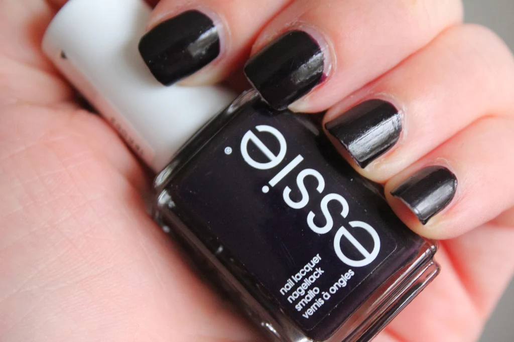Essie Nail polish Luxedo 0.42 oz #736 ds