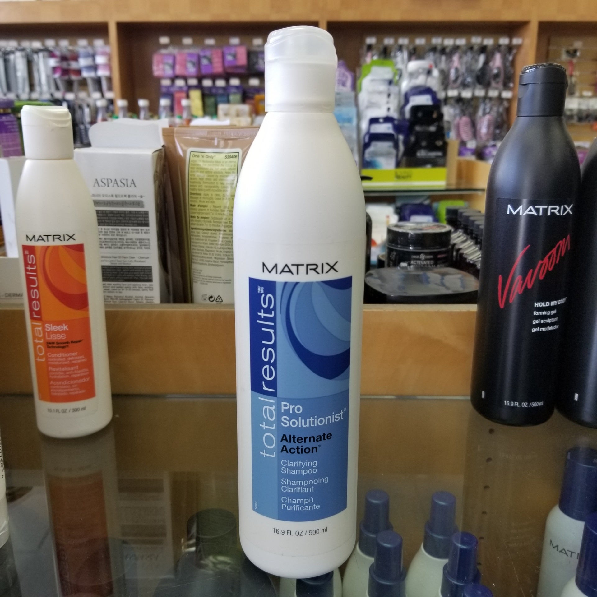 MATRIX TOTAL RESULTS PRO SOLUTIONIST ALTERNATE ACTION CLARIFYING SHAMPOO 16.9 OZ #33010-Beauty Zone Nail Supply