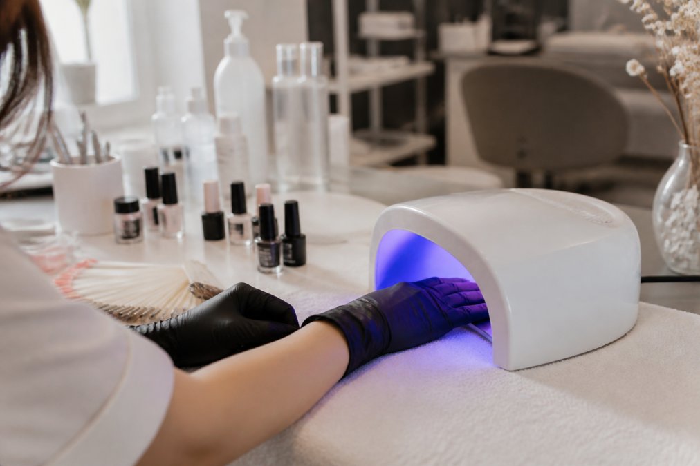 Choosing the Right Salon Curing Lamp: 2026 Guide