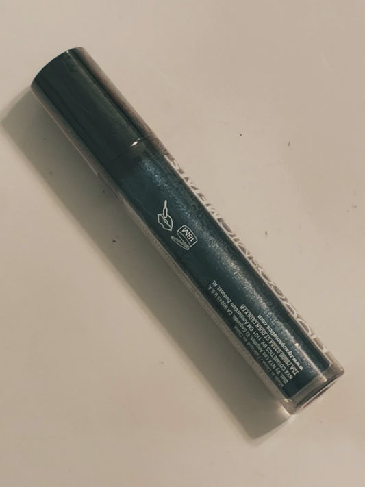 NYX Cosmic Metals Lip Cream Deep CMLC 04 Dark Nebula