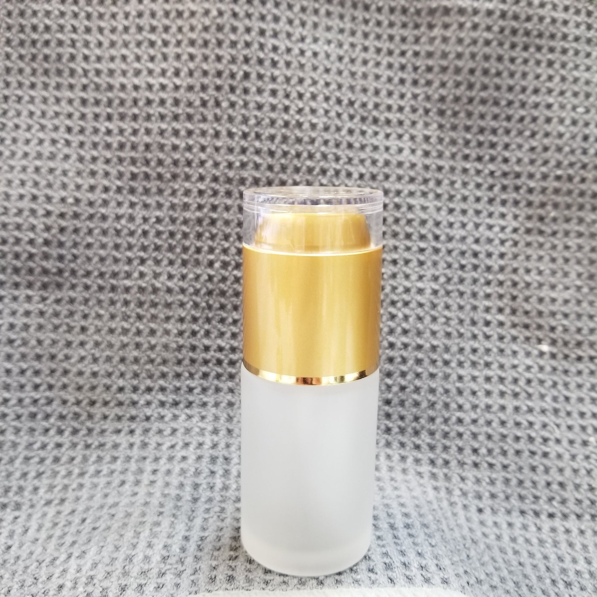 1 OZ REFILLABLE FROSTED GLASS SPRAY "GOLD"-Beauty Zone Nail Supply
