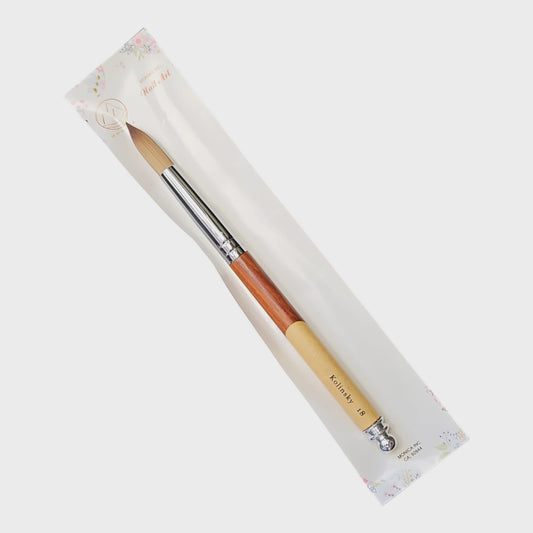 Monika acrylic nail brush Wood handle kolinsky size 18